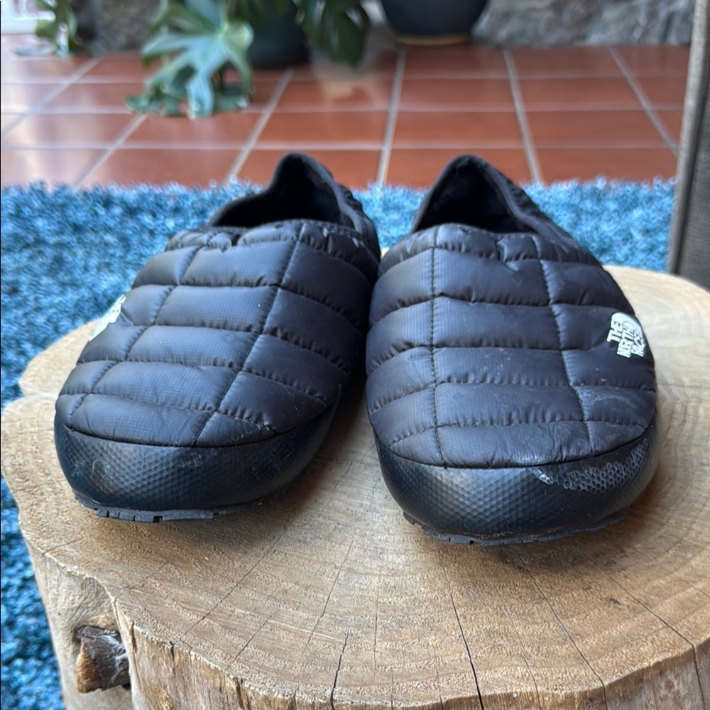 The North Face Black Puffer Slippers